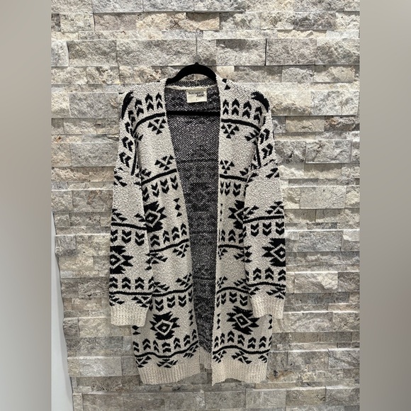 Savanna Jane Black and Cream Patterned Cardigan Size L - Picture 2 of 6